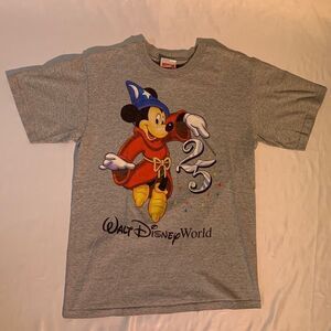 •Disney World Mickey Mouse 25 Fantasia t-shirt